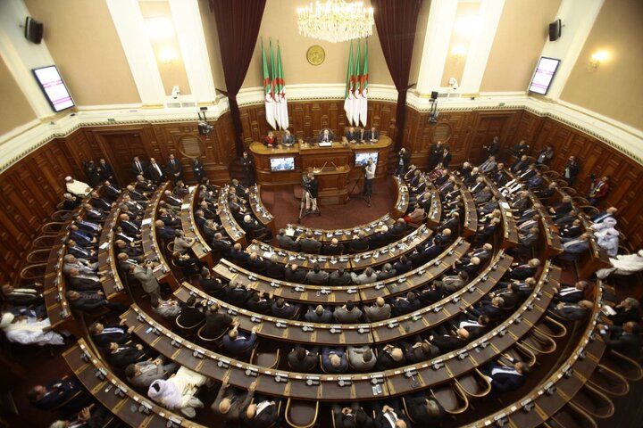 Cezayir meclisinden ''İsrail ile savaş yetkisi'' çıktı