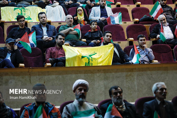Tüm İran Nasrullah'ın konuşmasını dinledi