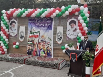 دانش آموزان در روند پیروزی انقلاب اسلامی نقش موثری داشتند