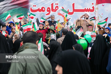 راهپیمایی ۱۳ آبان رنگ و بوی«پیروزی غزه» به خود گرفت