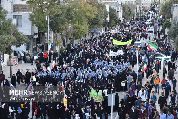حضور پرشور اقشار مختلف مردم ایران در راهپیمایی روز ۱۳ آبان