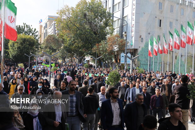 راهپیمایی یوم الله ۱۳ آبان در کردستان