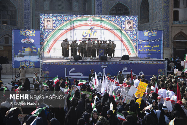 راهپیمایی یوم الله ۱۳ آبان دراصفهان
