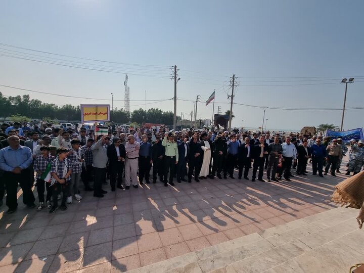 راهپیمایی دریادلان گناوهای بر علیه استکبار جهانی برگزار شد