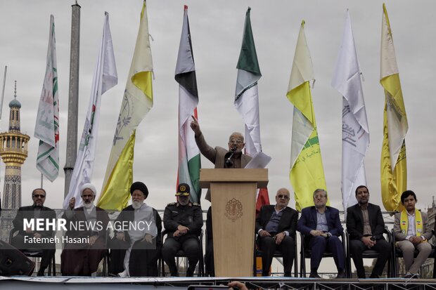 راهپیمایی یوم‌الله ۱۳ آبان در مشهد مقدس