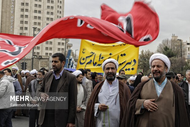 راهپیمایی یوم‌الله ۱۳ آبان در مشهد مقدس