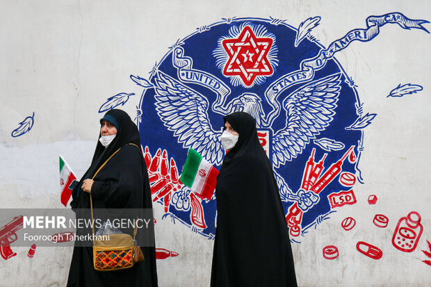 راهپیمایی یوم الله ۱۳ آبان صبح امروز شنبه ۱۳ آبان ۱۴۰۲ از میدان فلسطین به سمت لانه جاسوسی آمریکا با حضور گسترده مردم و دانش آموزان تهران برگزار شد