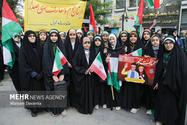 راهپیمایی 13 آبان در بجنورد