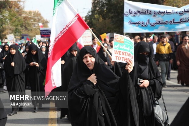 راهپیمایی ۱۳ آبان در ارومیه