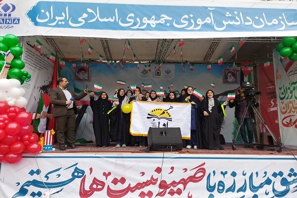 دانش آموزان از علت حضورشان در راهپیمایی سیزده آبان گفتند