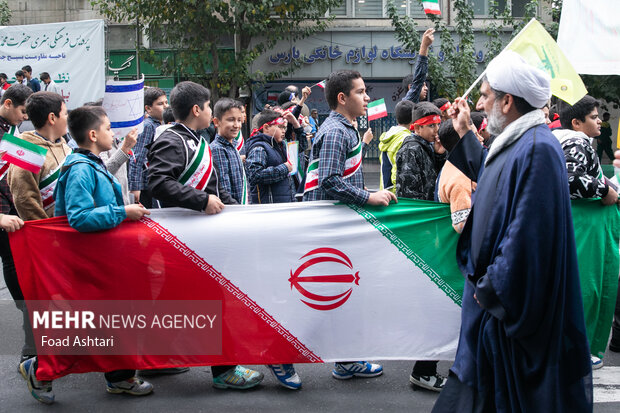 راهپیمایی یوم الله ۱۳ آبان در تهران۳