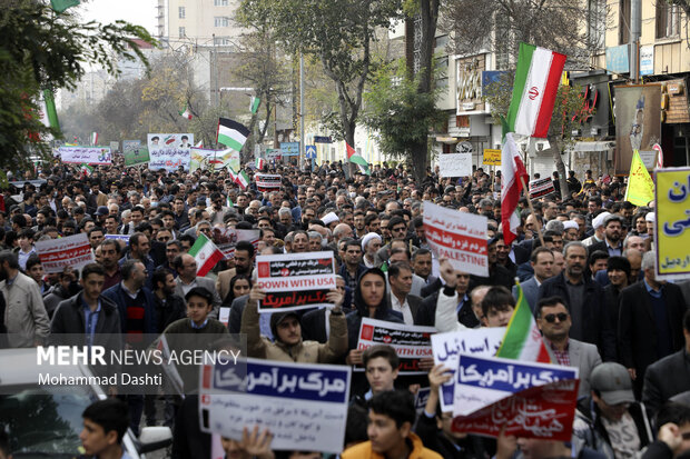 راهپیمایی 13 آبان در اردبیل