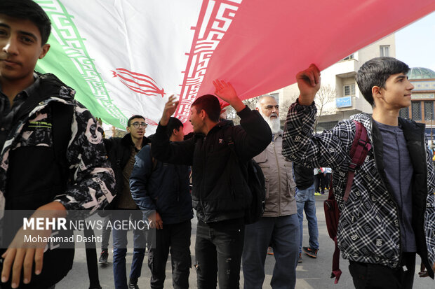 راهپیمایی 13 آبان در اردبیل