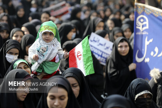 راهپیمایی 13 آبان در اردبیل