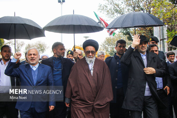 راهپیمایی 13 آبان در تبریز به رنگ حمایت از غزه