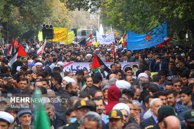 راهپیمایی 13 آبان در تبریز به رنگ حمایت از غزه