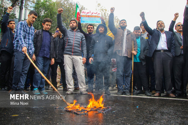 راهپیمایی 13 آبان در تبریز به رنگ حمایت از غزه