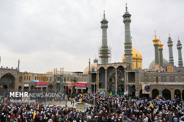 راهپیمایی مردم قم در ۱۳ آبان