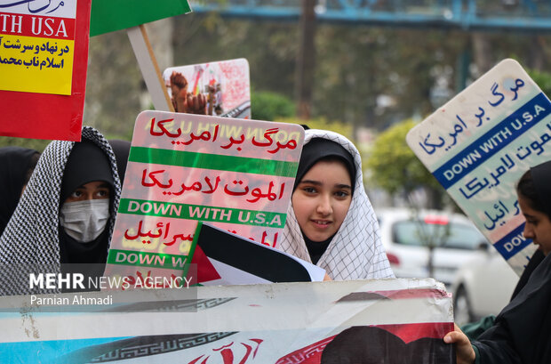 راهپیمایی 13 آبان در آمل