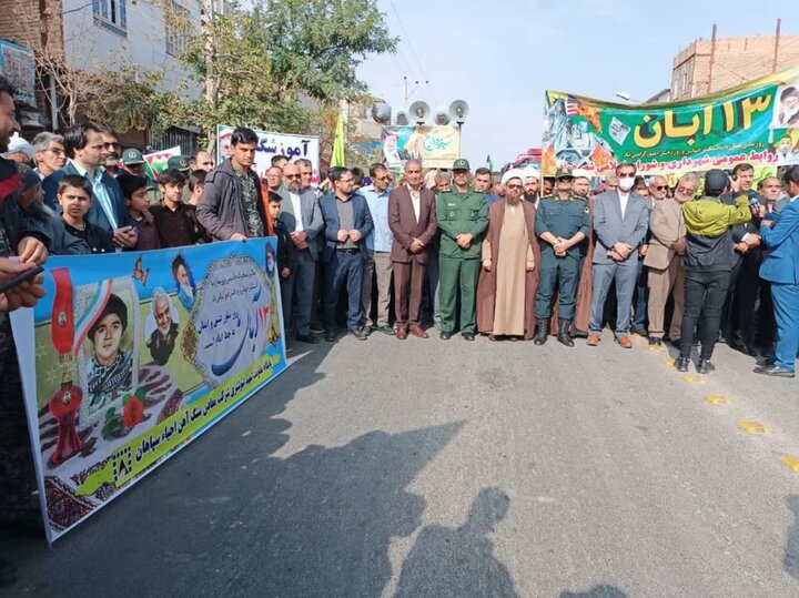 ۱۳ آبان مُهر تاییدی بر استمرار حرکت پرقدرت در مسیر انقلاب بود