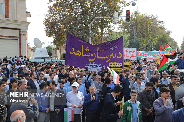 راهپیمایی یوم‌الله ۱۳ آبان در گرگان