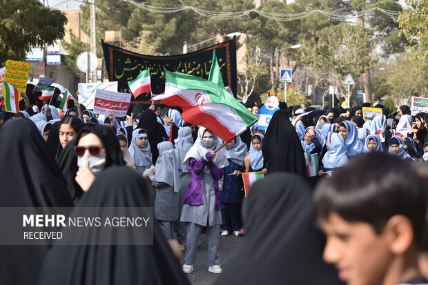 راهپیمایی یوم‌الله ۱۳ آبان در تایباد