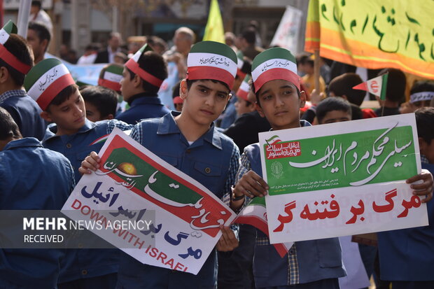 راهپیمایی یوم‌الله ۱۳ آبان در تایباد
