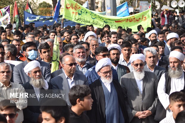 راهپیمایی یوم‌الله ۱۳ آبان در تایباد