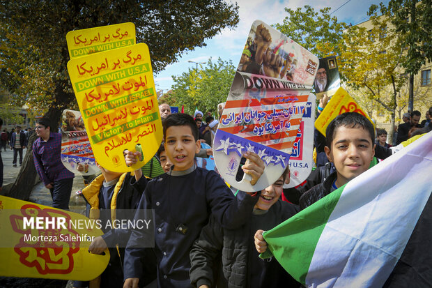 راهپیمایی یوم الله ۱۳ آبان در شهرکرد