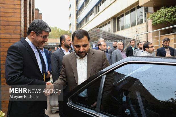 عیسی زارع پور وزیر ارتباطات و فناوری اطلاعات در همایش بزرگداشت هفته پدافند غیرعامل حضور دارد