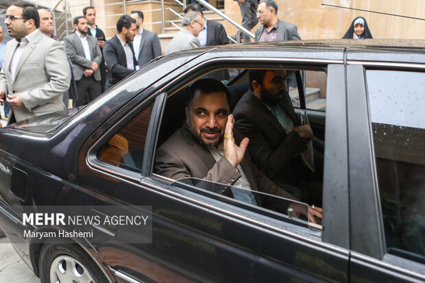 عیسی زارع پور وزیر ارتباطات و فناوری اطلاعات در همایش بزرگداشت هفته پدافند غیرعامل حضور دارد