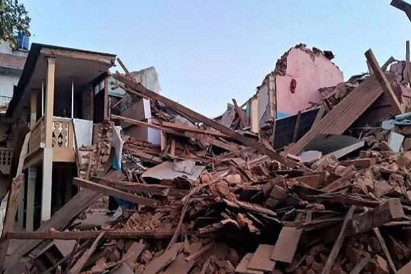 الهلال الأحمر الإيراني يعلن استعداده لمساعدة المنكوبين بالزلزال في نيبال