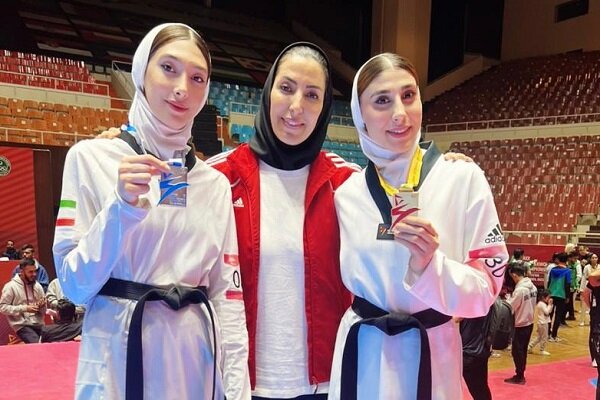 Two Iran women taekwondokas bag medals in Pakistan