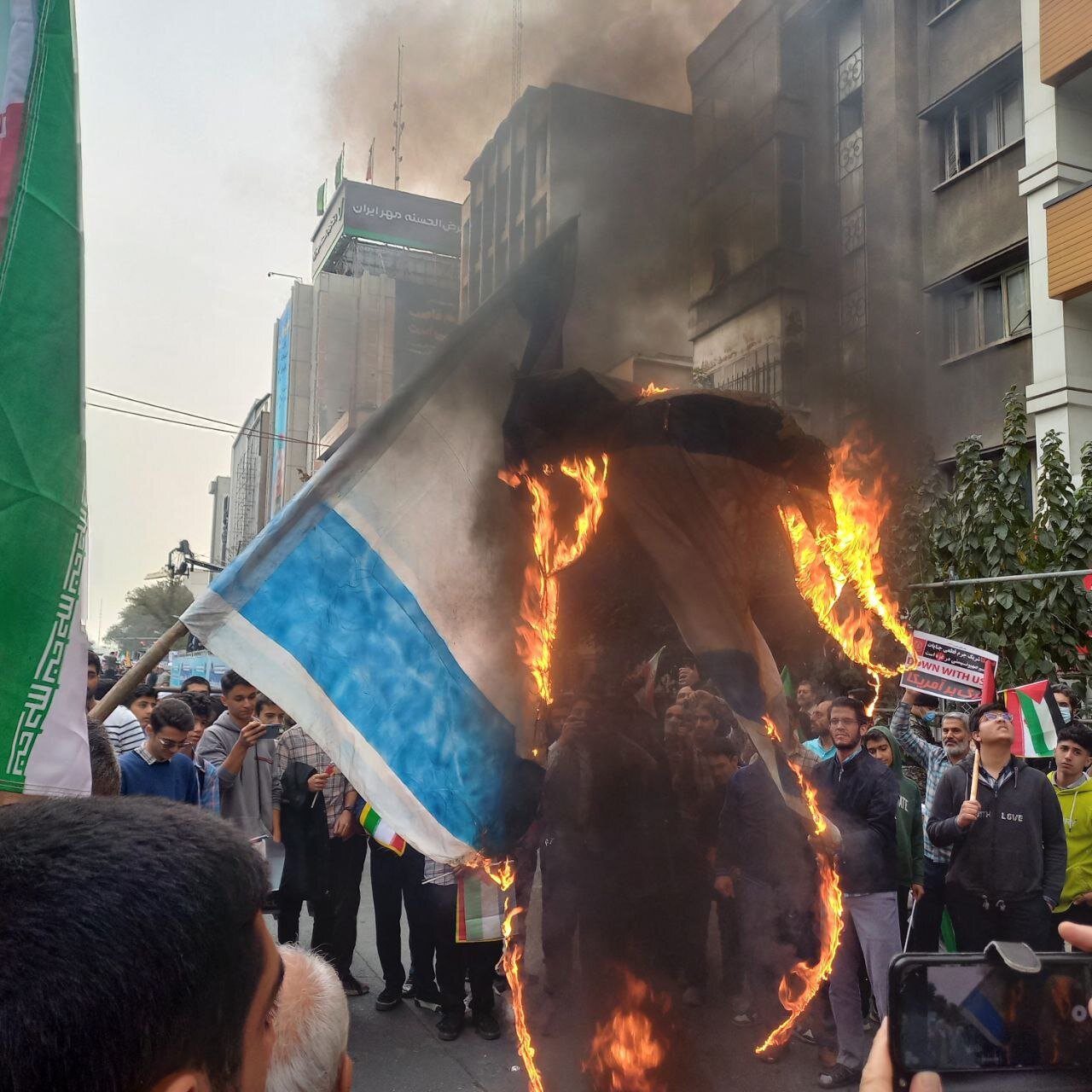 مسيرات حاشدة للإيرانيين في اليوم الوطني لمقارعة الاستكبار العالمي في جميع انحاء البلاد+صور
