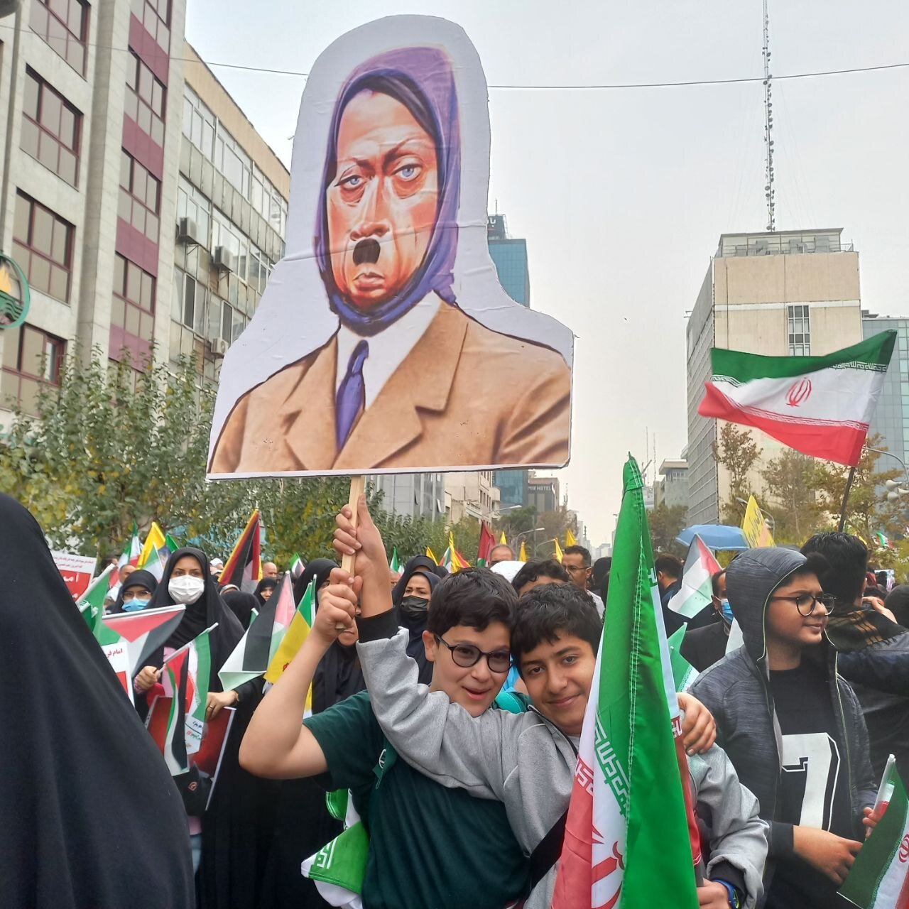 فریاد مرگ بر آمریکا از سوی نسل آرمانی