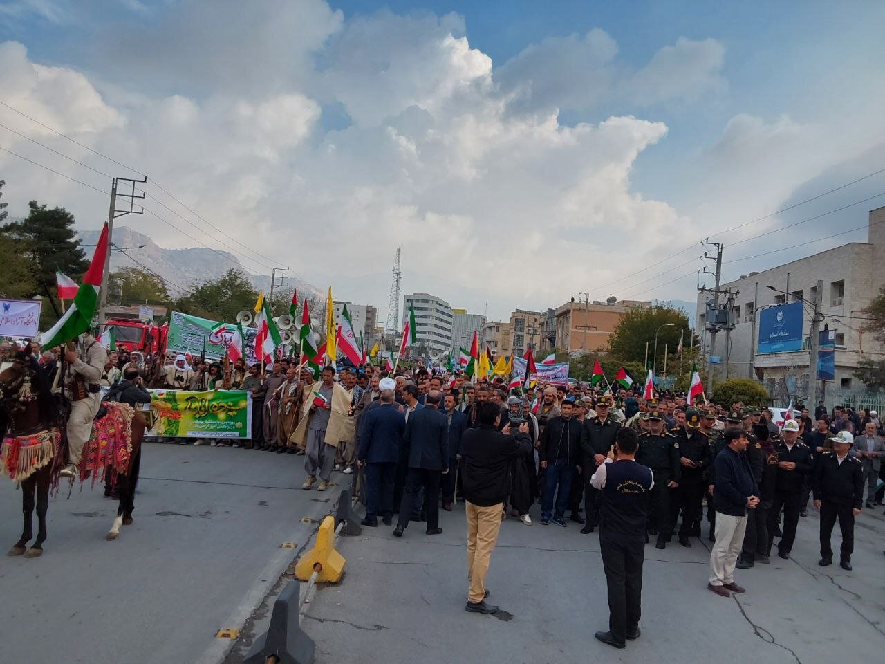 حضور گسترده مردم ایلام در راهپیمایی ۱۳ آبان ماه+تصاویر