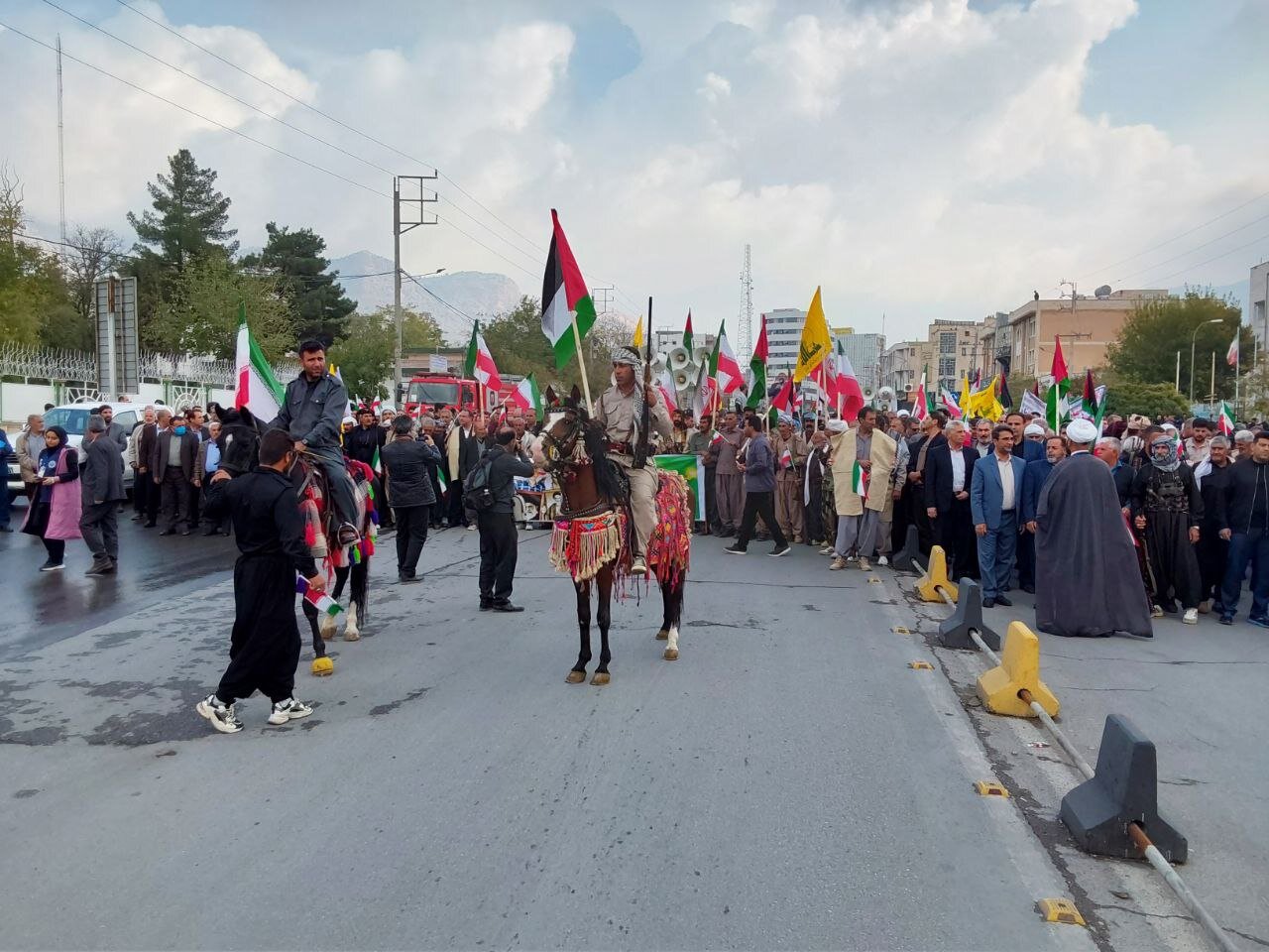 حضور گسترده مردم ایلام در راهپیمایی ۱۳ آبان ماه+تصاویر