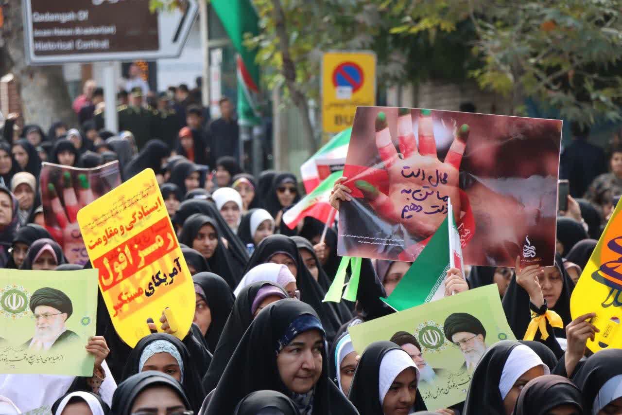 مردم گلستان با حضور خود در راهپیمایی ۱۳ آبان حماسه آفریدند