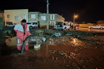 امدادرسانی هلال احمر بهاباد به سیل‌زدگان ادامه دارد