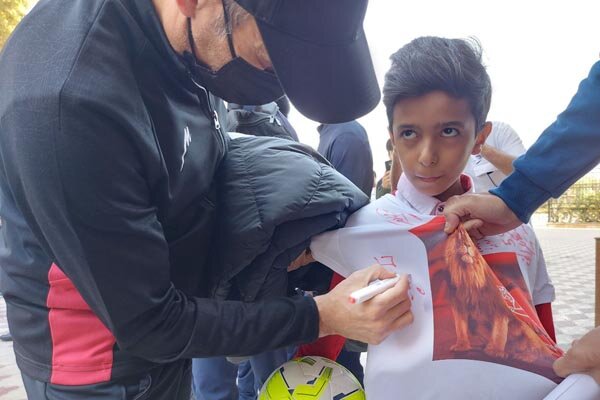 کاروان پرسپولیس به تاجیکستان رسید/ تصاویری از استقبال هواداران