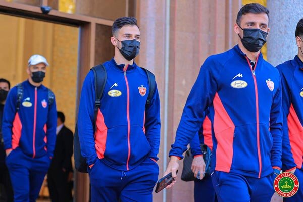 تصاویری از شیطنت رسانه تیم تاجیکستانی/ پرسپولیس آبیپوش شد!