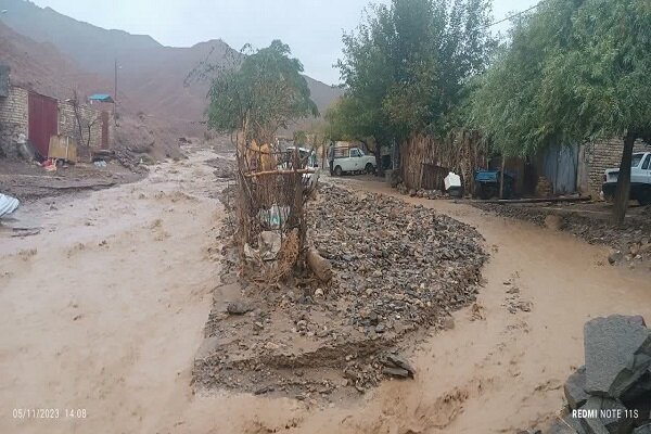 شکستن بند خاکی و جاری شدن سیل در روستای فضل‌آباد