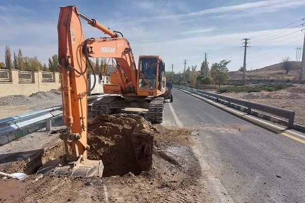 عملیات اتصال خط انتقال فاضلاب خاوران به شبکه فاضلاب تبریز آغاز شد