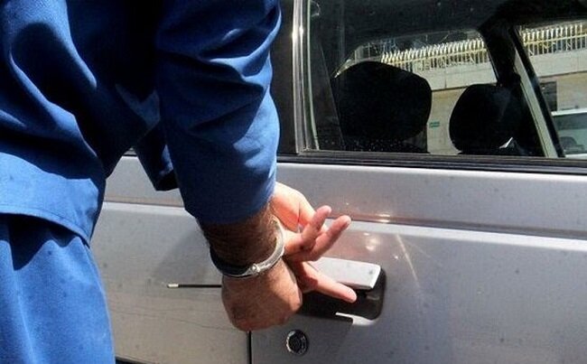 سارقان حرفه ای محتویات داخل خودرو در کرمان دستگیر شدند