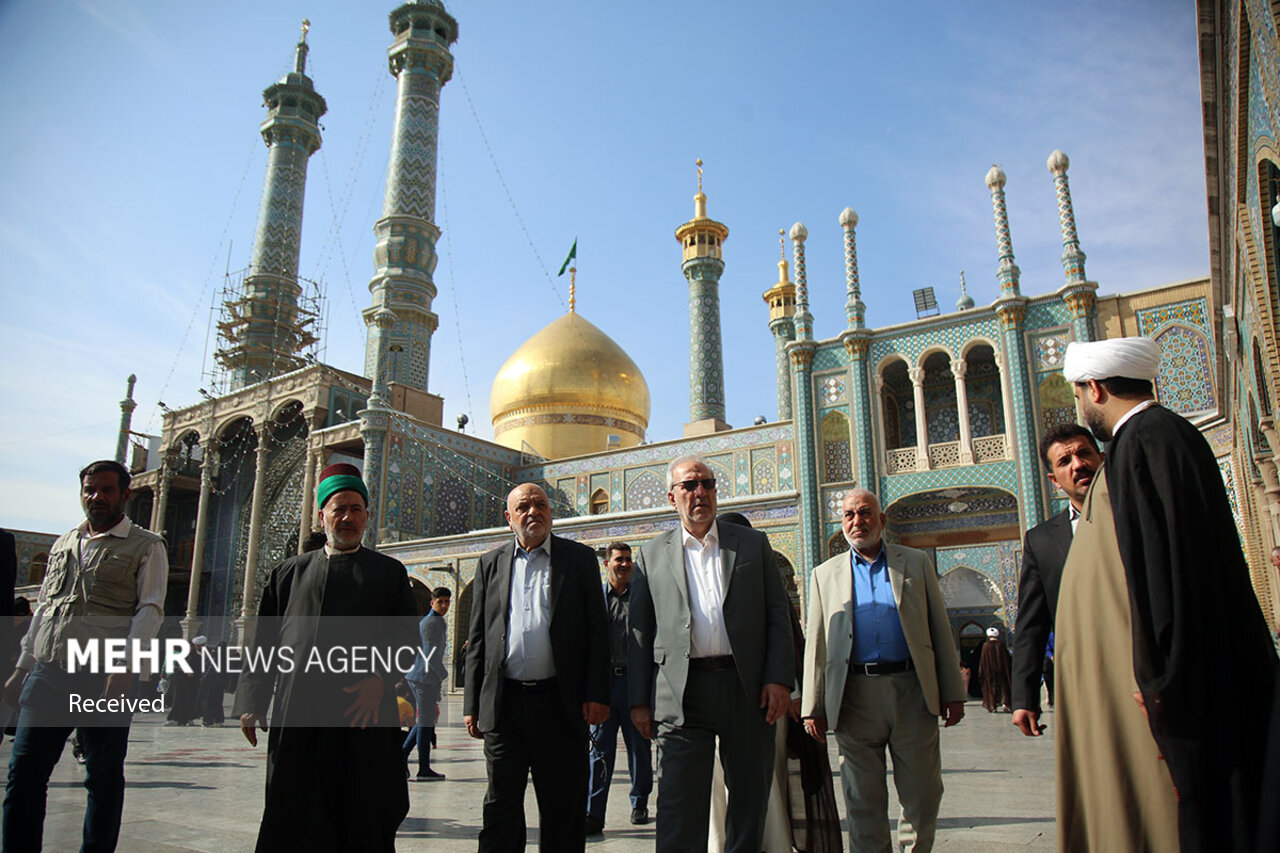 تشرف تولیت قانونی حرم امام حسین (ع) به حرم حضرت معصومه (س)+تصاویر