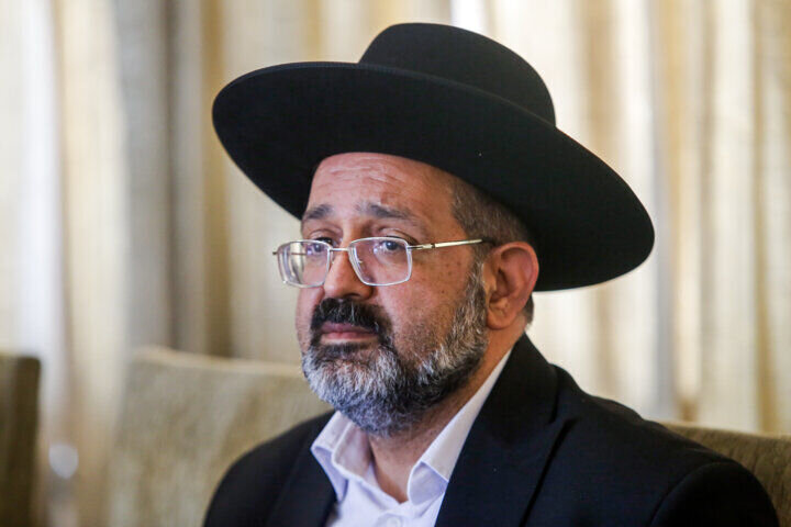 زعيم اليهود في إيران: الكيان الصهيوني بنى على أساس الظلم والإستغلال للمثل الدينية