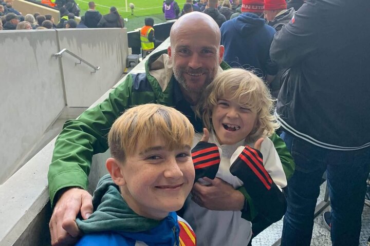 داستان هوادار منچستریونایتد که جور «تن هاخ» را کشید