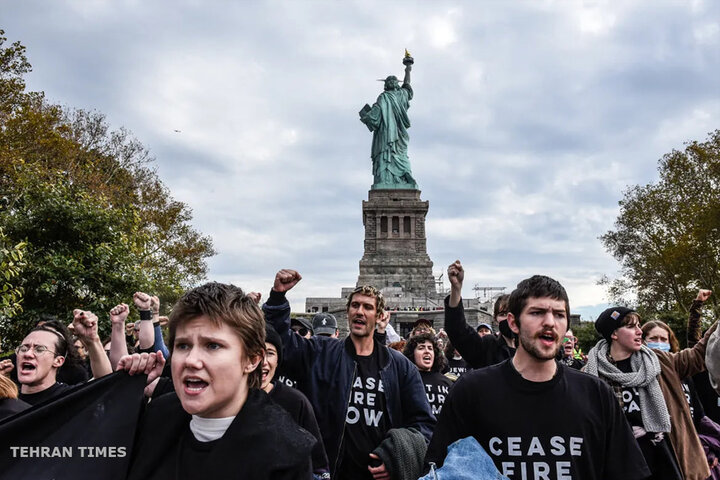 Jewish New Yorkers protest at Statue of Liberty to demand ceasefire in Gaza