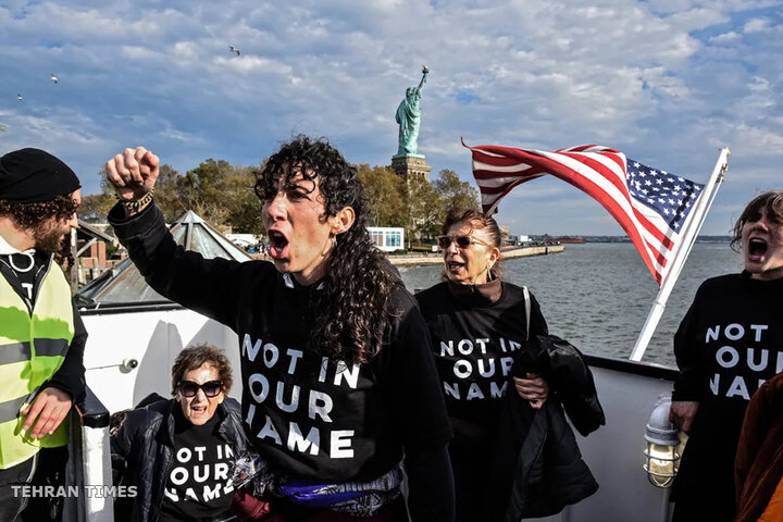 Jewish New Yorkers protest at Statue of Liberty to demand ceasefire in Gaza