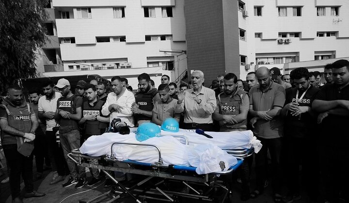 راویان هلوکاست غرق خون/ صدای خبرنگاران غزه در حال قطع شدن است